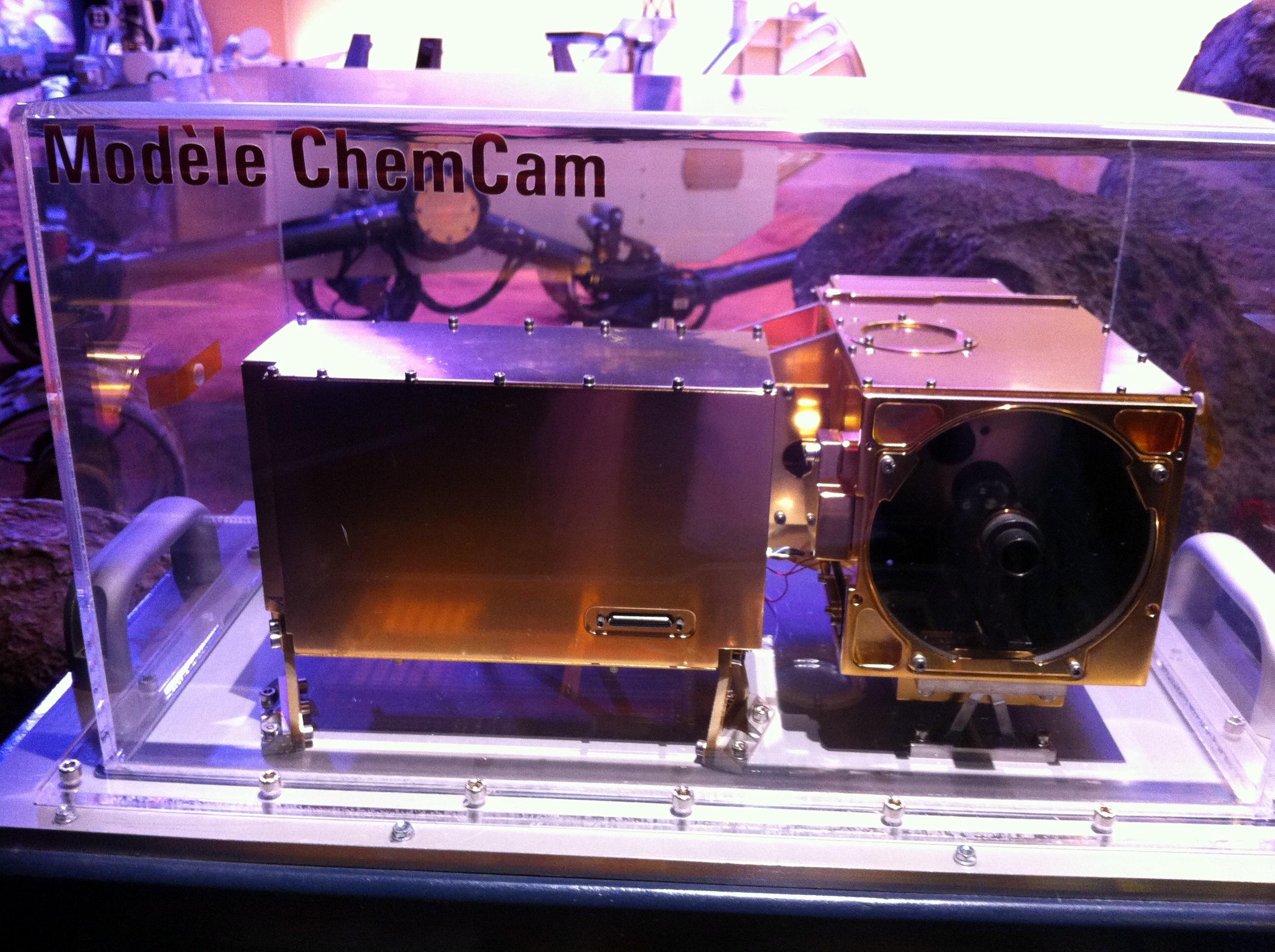 Maquette de la ChemCam, caméra laser à bord du rver Curiosity sur Mars, à la Cité de l'espace de Toulouse