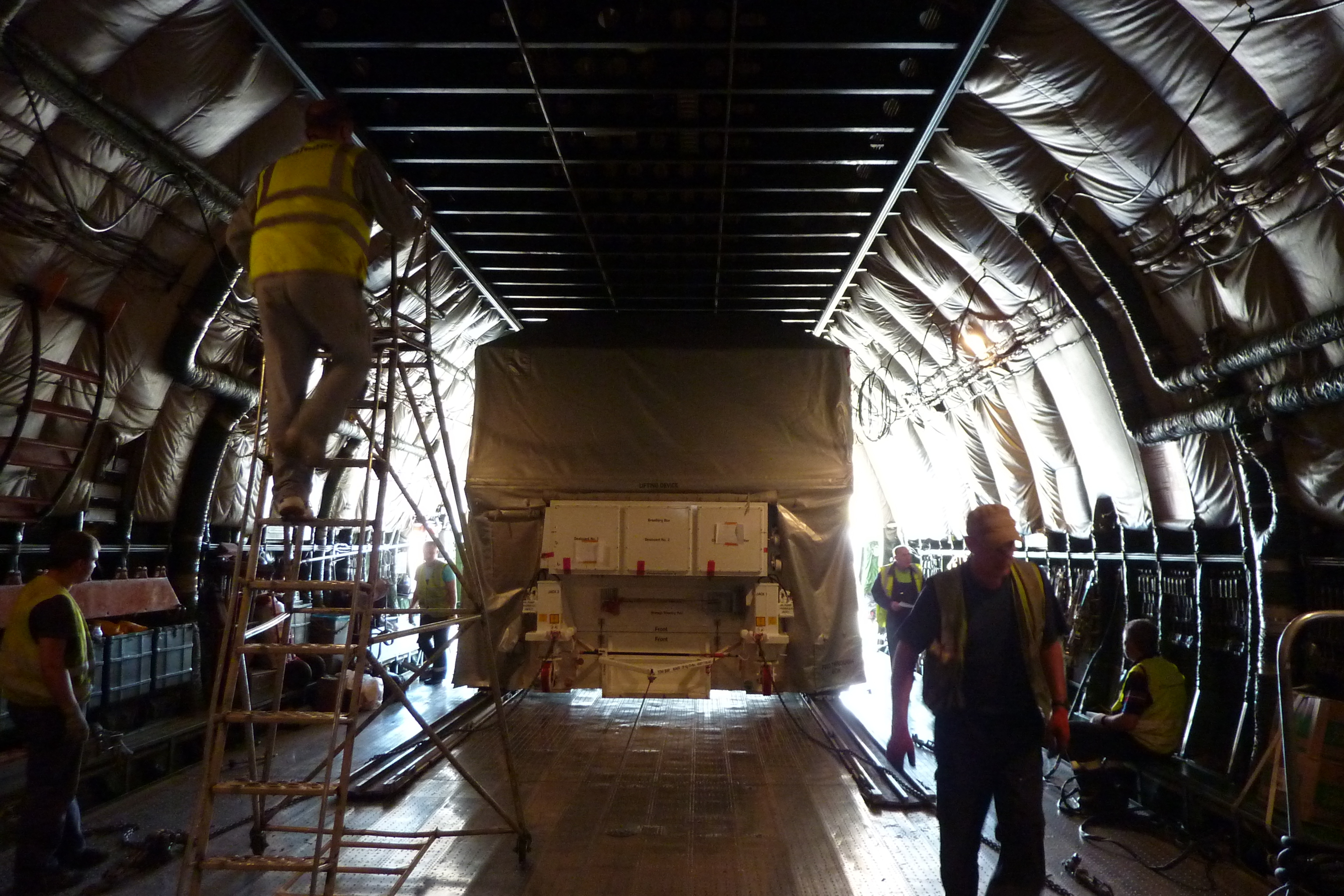 le conteneur de GAIA à l'intérieur del'Antonov