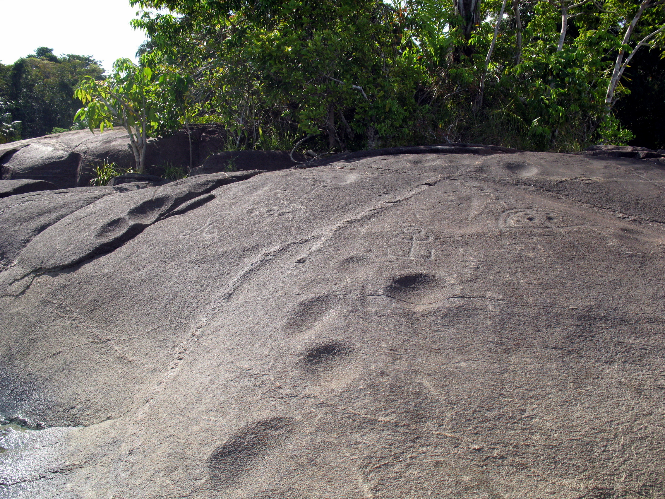 Témoignage amérindien : polissoirs et dessins