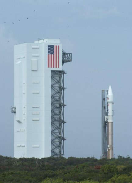 Lors du roulage de l'Atlas 5 vers son pas de tir (source Jeff Foust via Twitter)