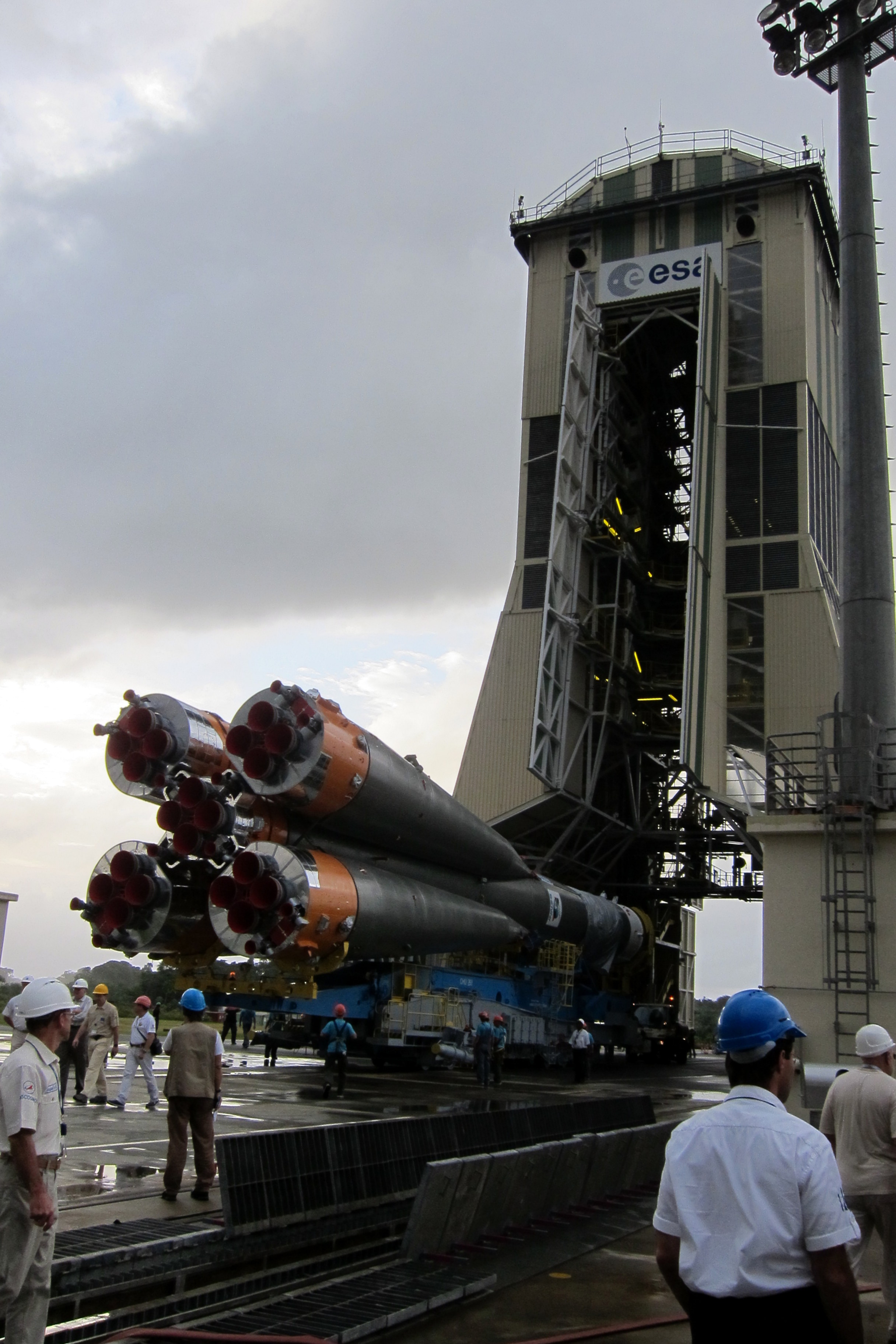 Arrivée sous le portique