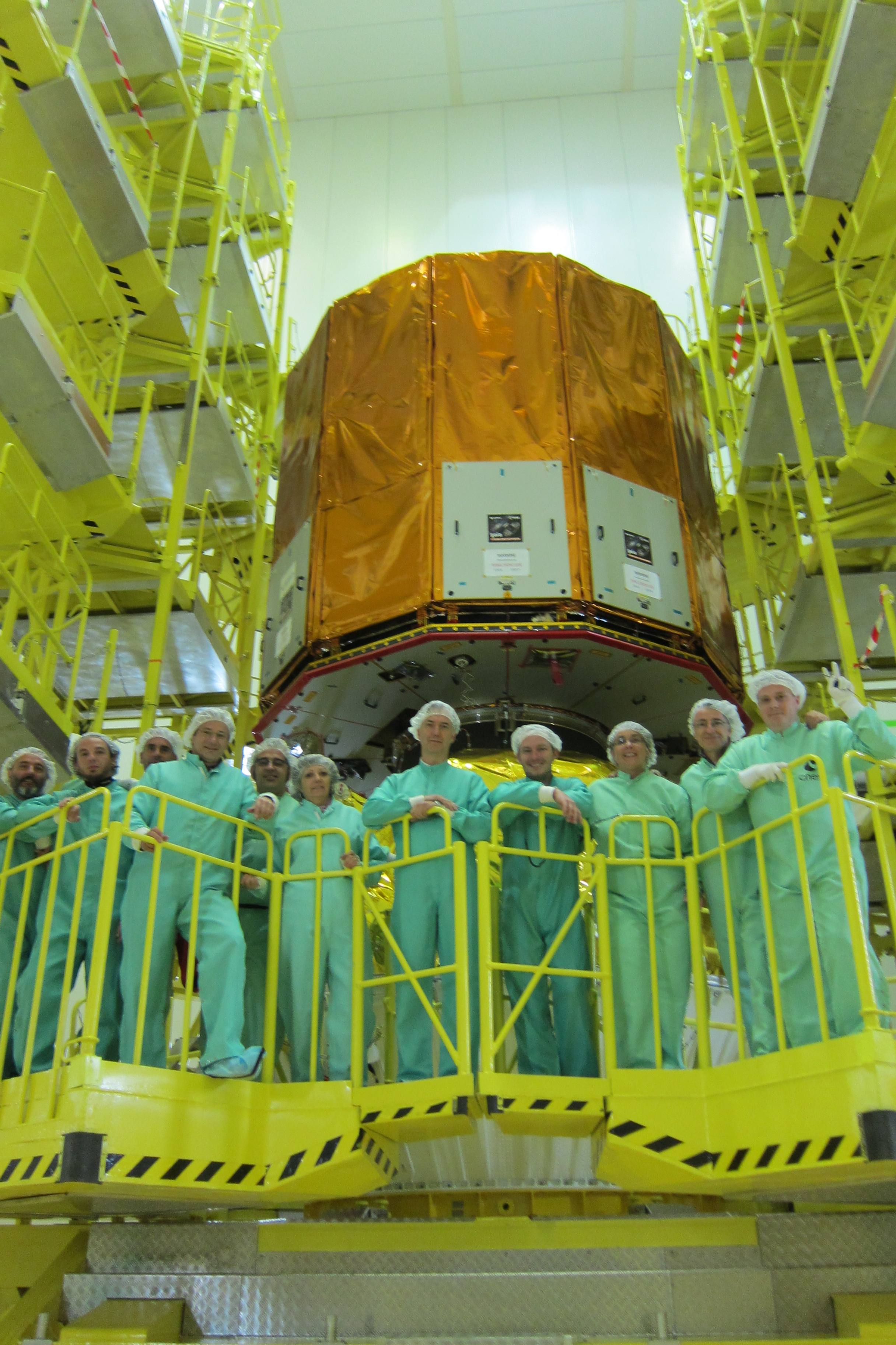 l'équipe Astrium du couplage devant Gaia