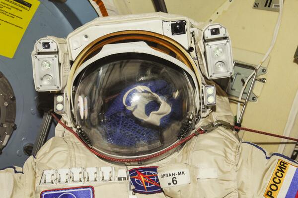 la combinaison russe Orlan de sortie dans l'espace