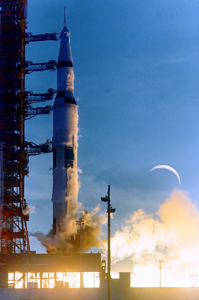 La fusée Saturn 5 emportant Apollo 8 le 21 décembre 1968