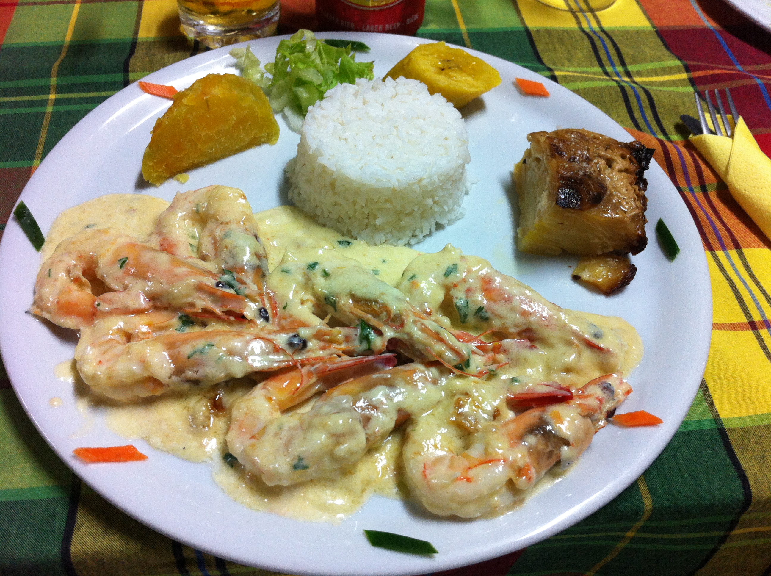 Crevettes au "Number Vier", restaurant surinamien