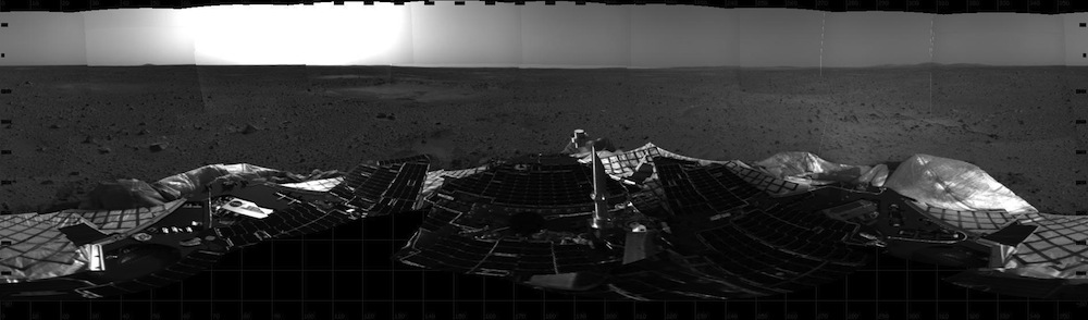 Premier panorama de Spirit après l'atterrissage le 4 janvier 2004