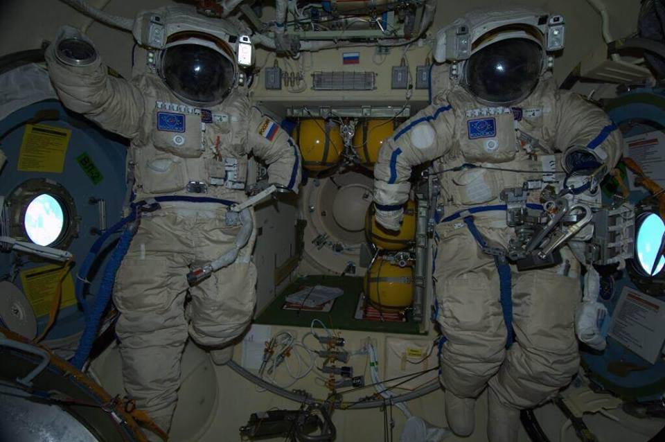 Les combinaisons russes de sortie dans l'espace (source Roscosmos)