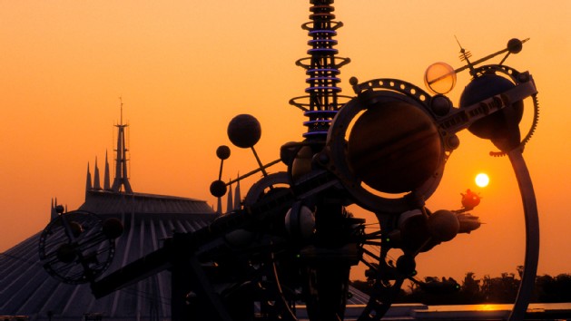 L'entrée actuelle de Tomorrowland (source Disney)