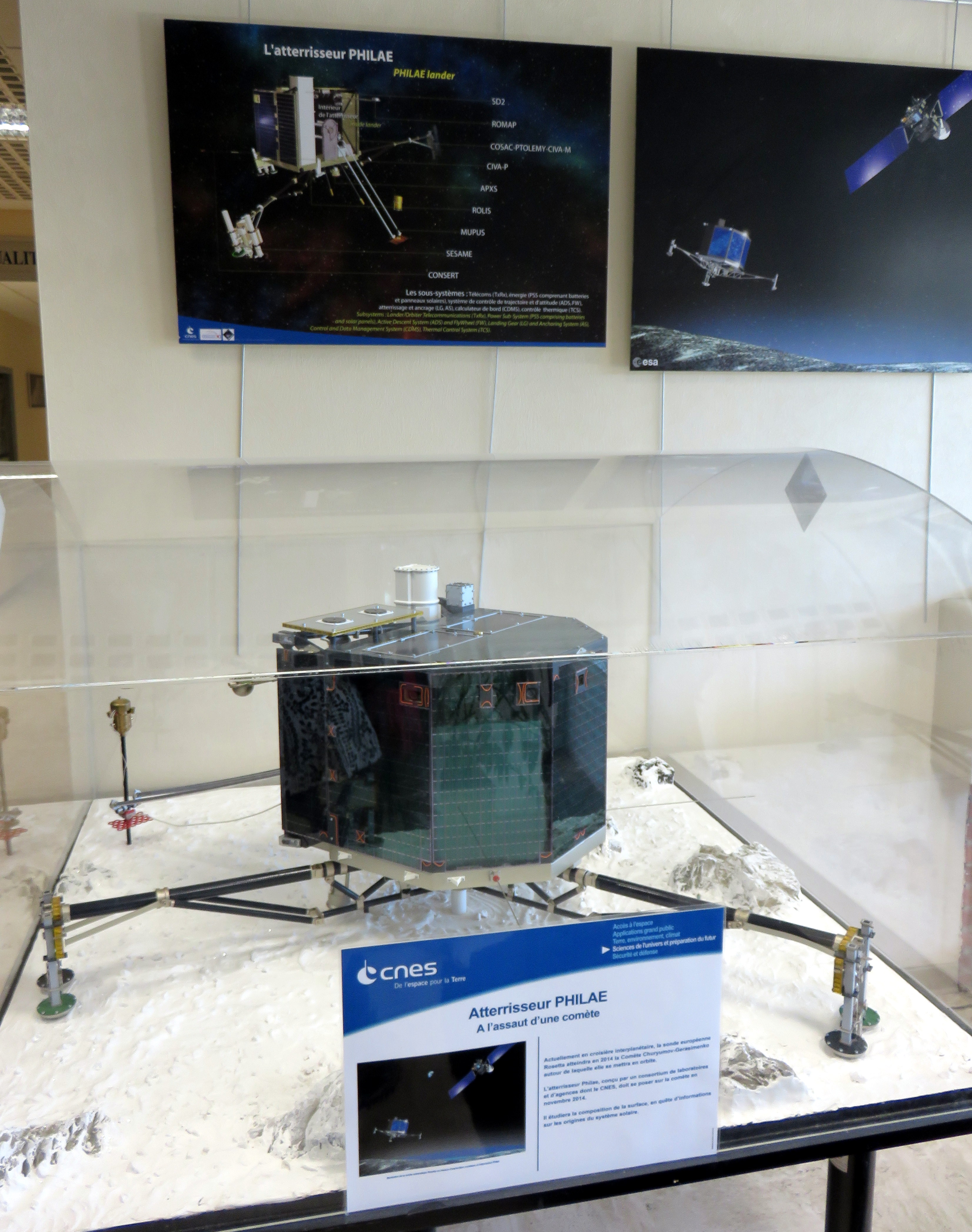 maquette échelle 1/2 de Philae au CNES Toulouse