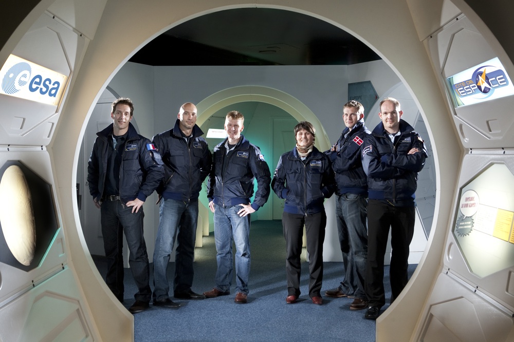 De gauche à droite : Thomas Pesquet, Luca Parmitano, Timothy Peake, Samantha Cristoforetti, Andreas Mogensen et Alexander Gerst. (Crédit : Manuel Huynh - Cité de l’espace)