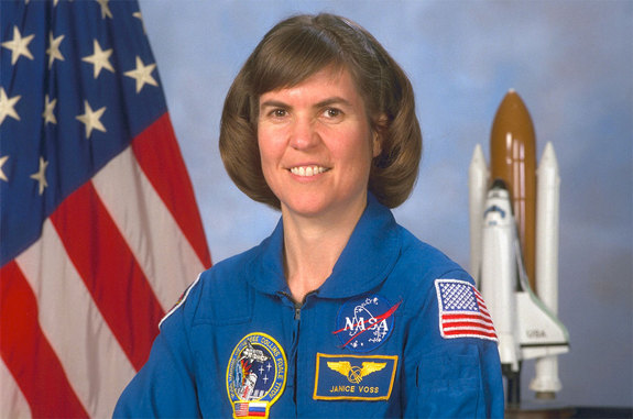 L'astronaute Janice Voss ( 1956 -2012) a passé un peu plus de 49 jours dans l'espace au cours de 5 missions de Shuttle