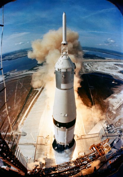la fusée Saturn 5 décolle le 16 juillet 1969 emportant l'équipage d'Apollo 11 (source NASA)
