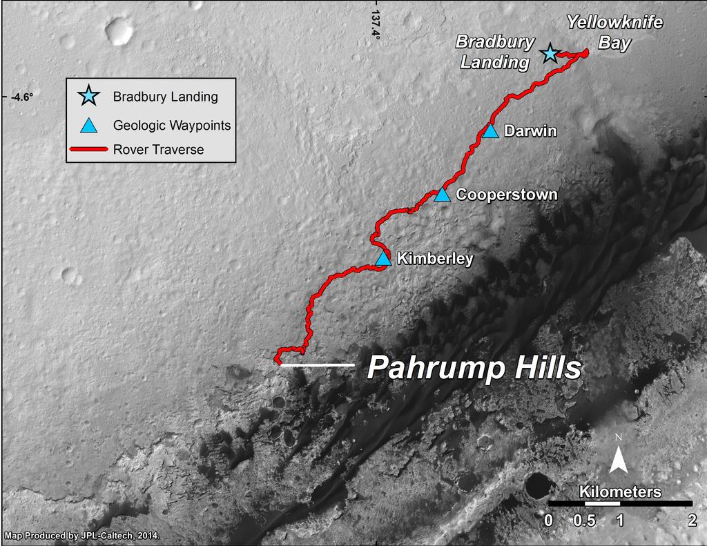 Cette carte montre la route empruntée par Curiosity à partir de l'emplacement "Bradbury Landing" où il a atterri en Août 2012 jusqu'à l'affleurement "Pahrump Hills" où il a foré dans la partie la plus basse du mont Sharp. Le rover a atteint Pahrump Hills le 653e jour martien (ou SOL) le 19 septembre 2014. (Image Credit: NASA/JPL-Caltech/Univ. of Arizona)