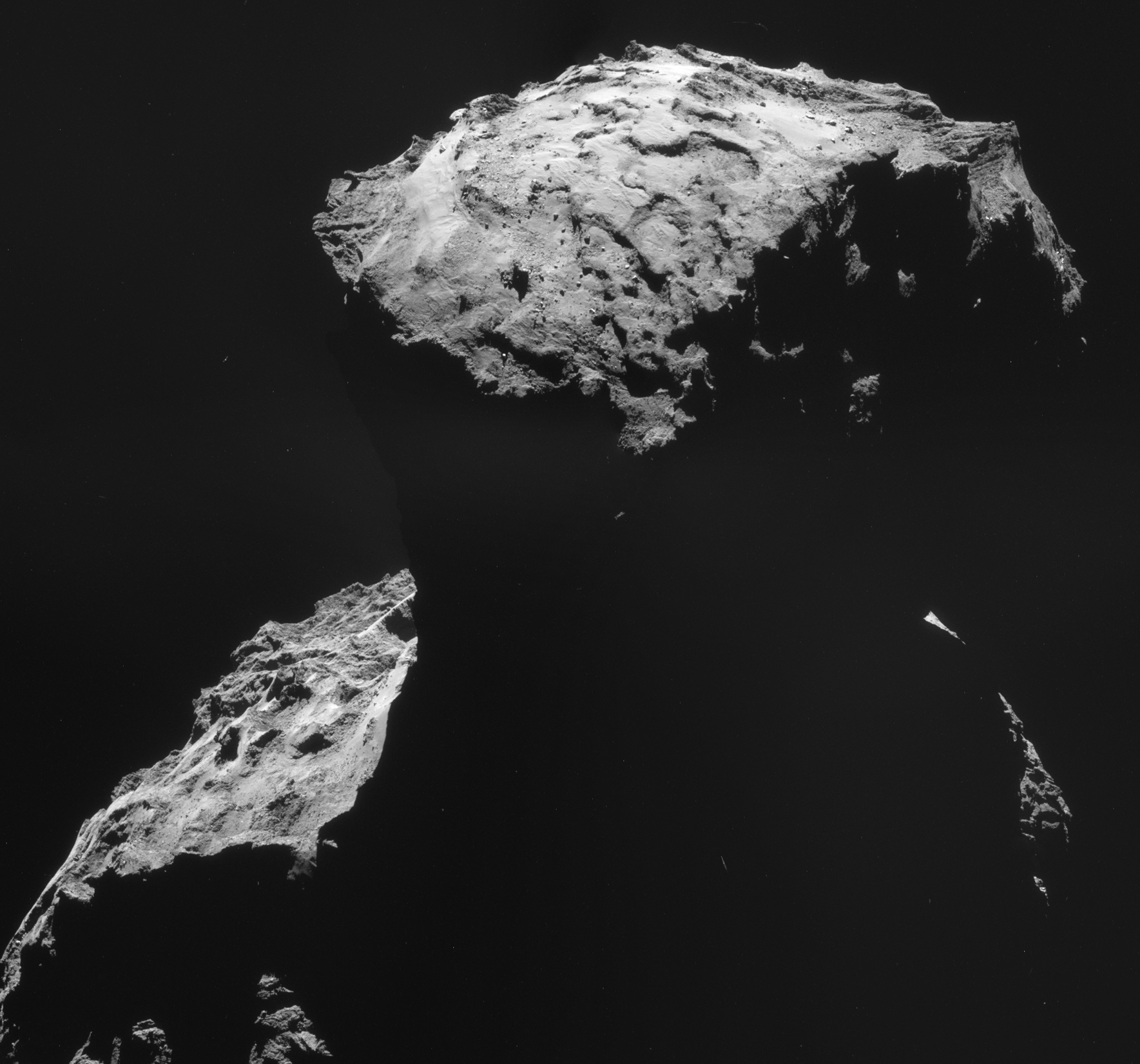 Cette mosaïque de quatre images NAVCAM prises le 30 octobre montre le site d'atterrissage de Philae alors que Rosetta était à 26,8 kilomètres du centre de la comète. La résolution d'image à cette distance est 2,27 m/pixel, et la mosaïque couvre 4,0 x 3,7 kilomètres. (© ESA/Rosetta/NAVCAM – CC BY-SA IGO 3.0)