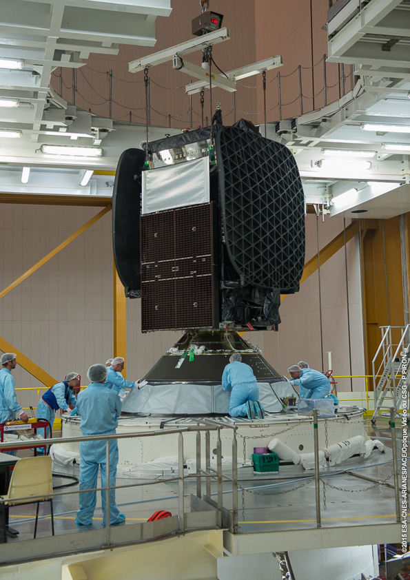 Integration SKY MEXICO-1 sur lanceur au BAF le 12/05/2015 (credit CNES, CSG, Arianespace)