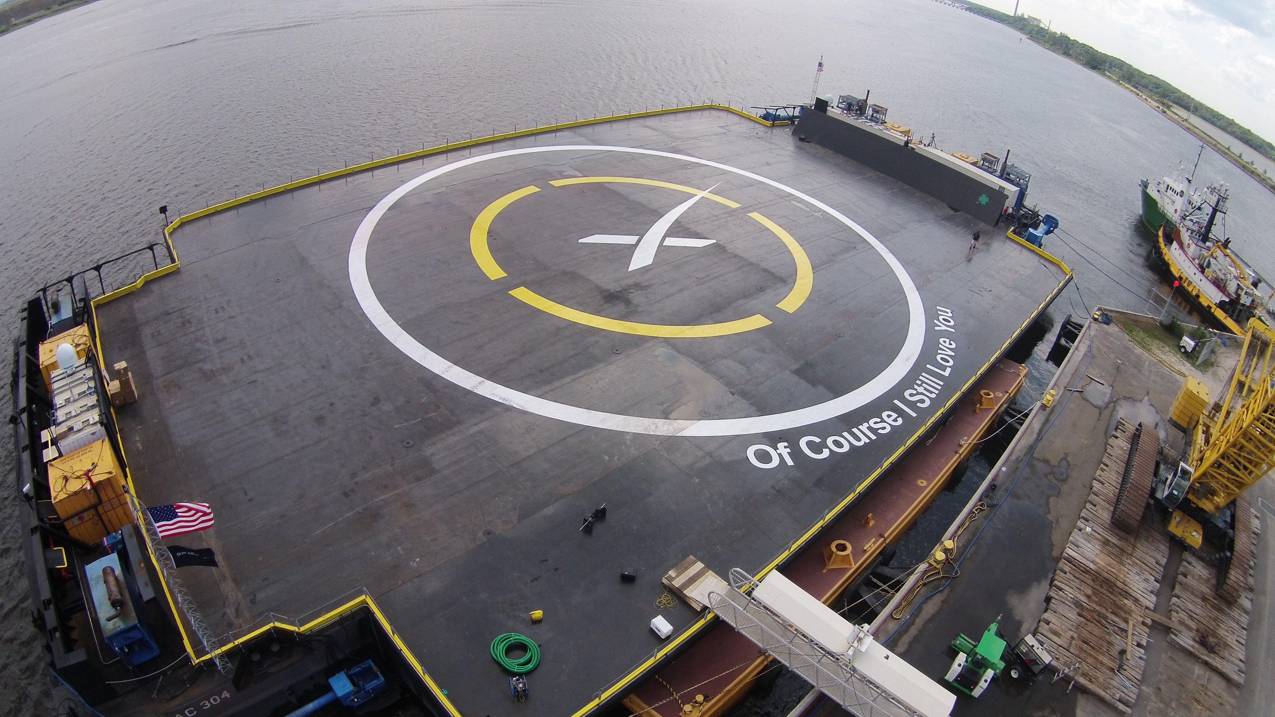 Le bateau-drone de SpaceX "Of course I still love you" (credit SpaceX)