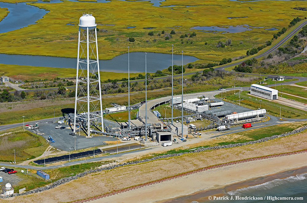 Vue aérienne du site de lancement 0A de Wallops alors que les réparations ont été achevées suite à l'explosion du lanceur Antares en octobre 2014 (Crédit photo: Patrick J. Hendrickson / Highcamera.com)