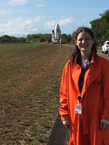 Vicki Lonnon lors du transfert de la coiffe sur le pas de tir : "Pas sûre que le orange soit vraiment ma couleur !"
