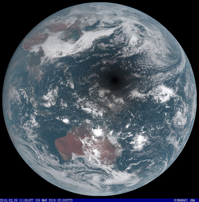 Image satellite de l'éclipse totale du Soleil du 9 mars 2016 par le satellite météorologique géostationnaire Himawari (source Japan Meteorological Agency)