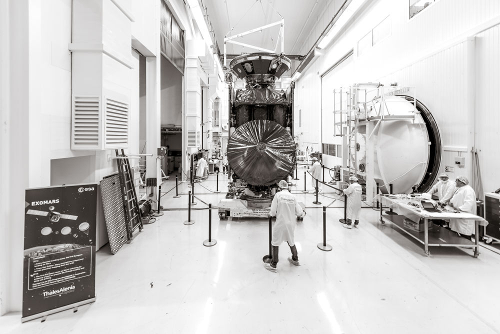 ExoMars chez Thales Alenia Space à Cannes avant son départ pour Baïkonour (credit TAS)