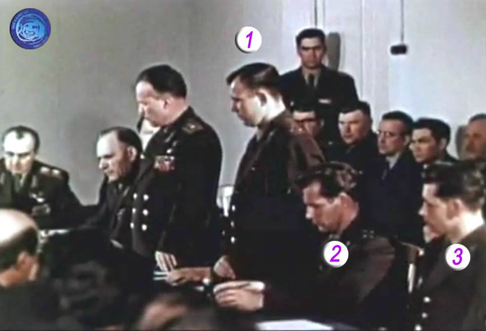 Pour le premier vol habité, Youri Gagarine (1) est désigné comme titulaire du vol, Guerman Titov (2) est sa doublure et Grigori Nelioubov (3) est triplure. (source Tezio, espace-passion)