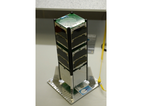 Le cubesat Samsat-218 (credit Roscosmos)