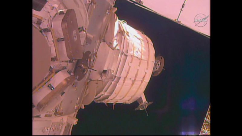 Le déploiement stoppé de BEAM le jeudi 26 mai (credit NASA TV)