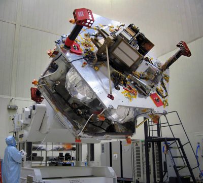 Intérieur du satellite Juno (credit NASA / JPL-Caltech / KSC)