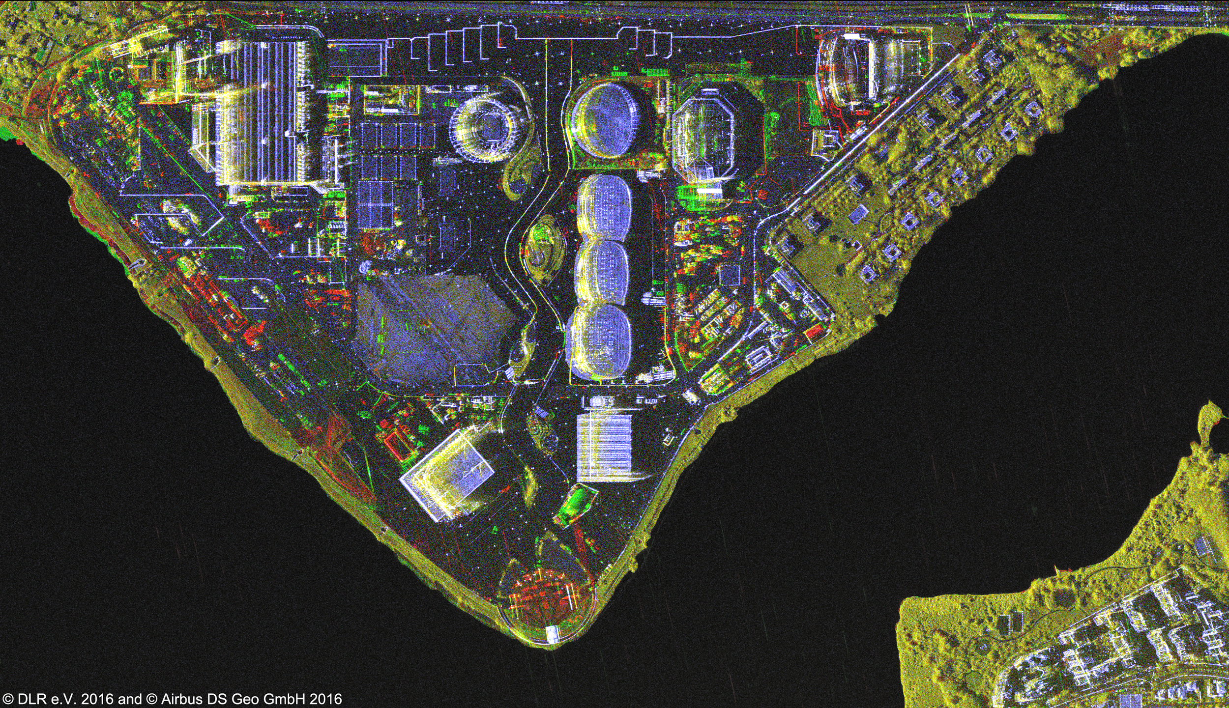 Image radar du satellite TerraSAR-X de Rio de Janeiro (Barra da Tujica) en 2016 (© DLR e.V. 2016 et Airbus DS Geo GmbH 2016)