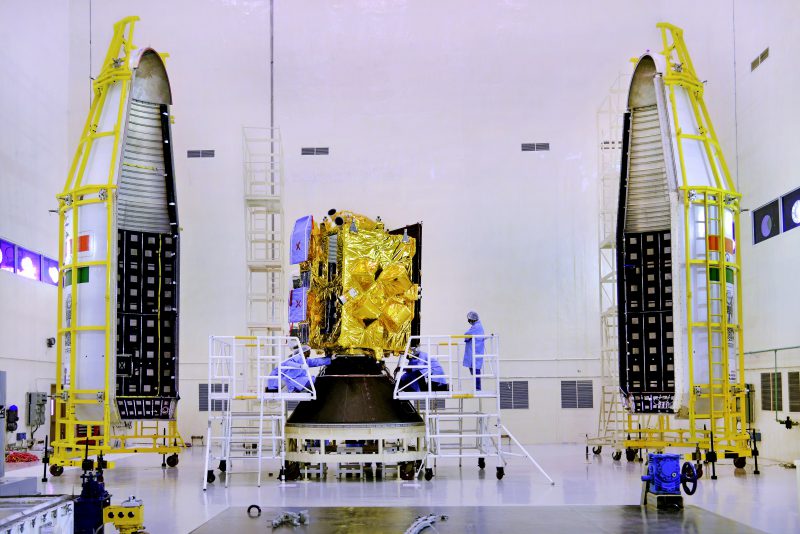 La satellite Insat-3DR avant la mise sous coiffe et son lancement à bord d'une GSLV le 08/09/2016 (credits ISRO)