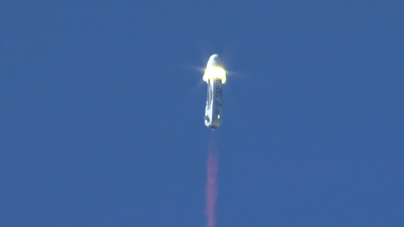 Moment où la capsule s'éjecte du booster New Shepard en simulation d'un cas d'urgence le 05/10/2016 (Credit: Blue Origin)